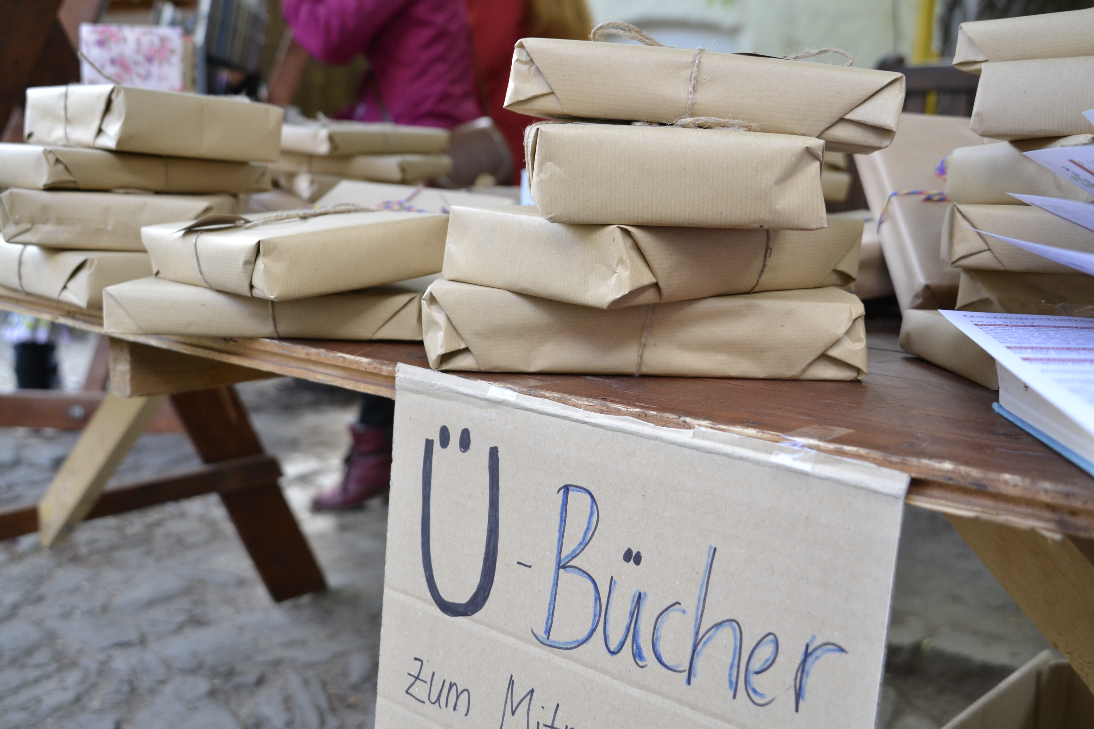 Ueberraschung! Welches Buch steckt in der Verpackung?